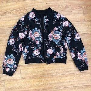 Reversible flower and black bomber